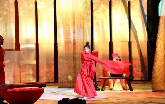 璺熺潃濂崇璺宠垶,鏋楀織鐜叉皯鍥介