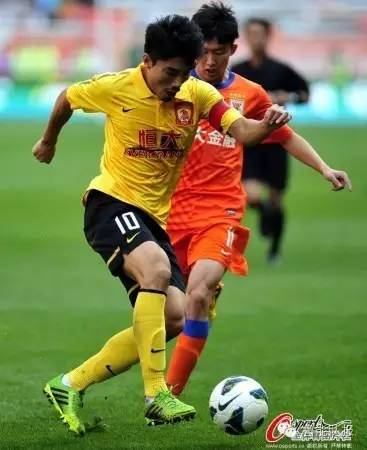 战华夏熟人不少，可别忘了那些年“自己人”们的反戈一击