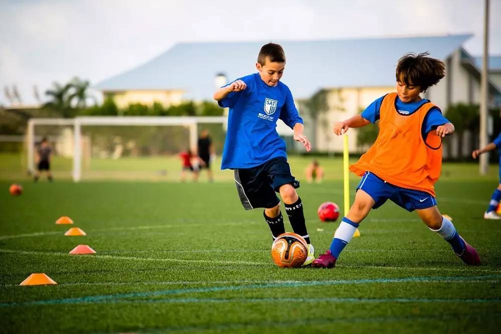 初中生进学校足球校队有什么好处,孩子进入校队如何鼓励