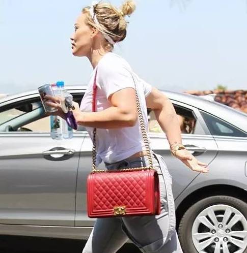 女士包怎么选款式,2016流行的女包款式有哪些呢