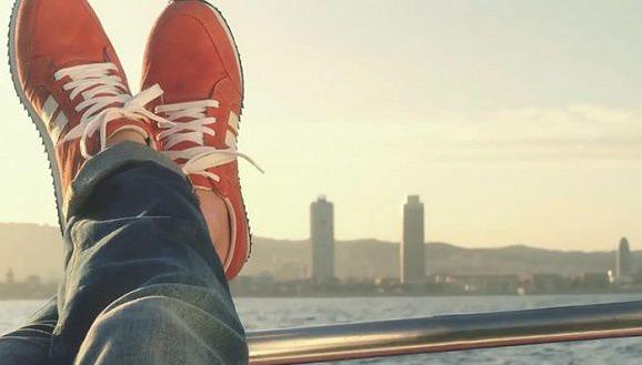 智能导航运动鞋，把世界踏在脚下，航空公司的鞋就是不一样