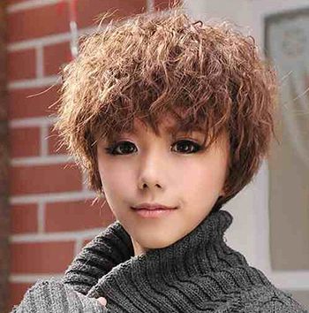 大饼脸双下巴适合什么短发发型,大饼脸头发少的女生适合什么短发