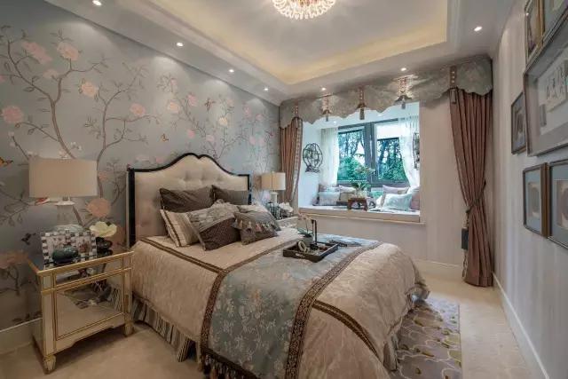 床头背景墙贴纸有什么讲究,床头背景墙怎么刷漆