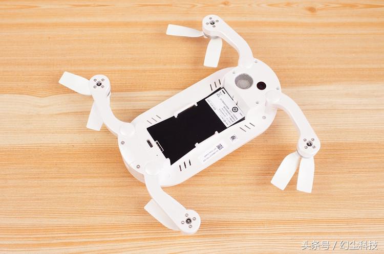 无人机可以放手上飞吗,无人机开箱视频100多块钱的无人机