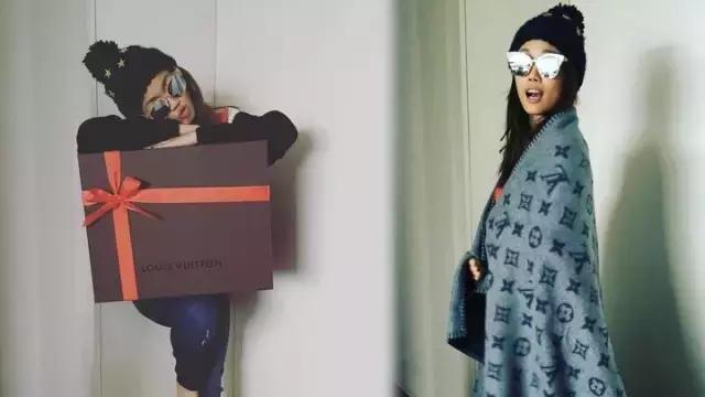 那些年一起织过的围巾,那些年我们一起戴过的白兰花