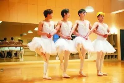 办了一场最有逼格的年会,比较有气氛的年会活动