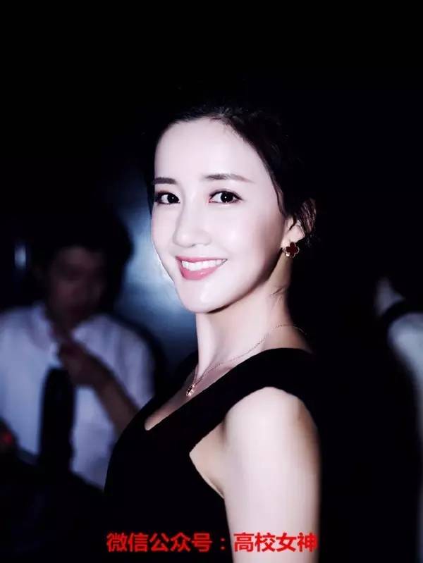 清纯甜美邻家女孩精致优雅,清纯可爱邻家女孩俏皮