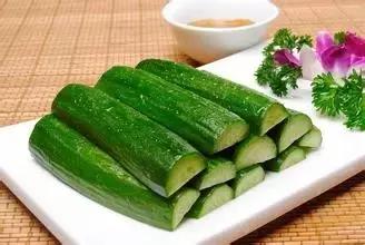 嘴唇和鼻子中间上火起泡快速消除,冬天嘴唇上火起泡干裂脱皮怎么办