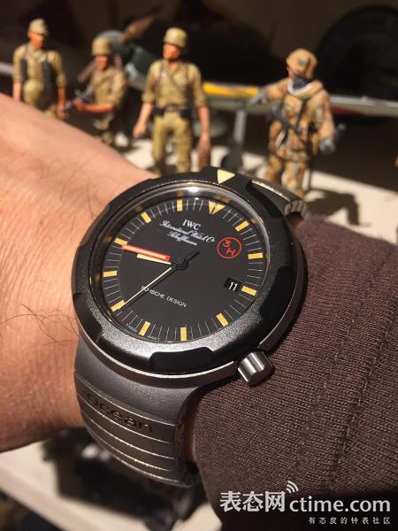 军表代表了什么,如何区别是不是军表