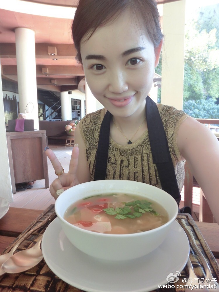 这款项链因为王全安新晋女友又火遍朋友圈,但姑娘们忍住别剁手