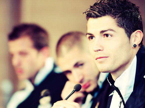 细数足坛十大美男子,2010足坛十大帅哥