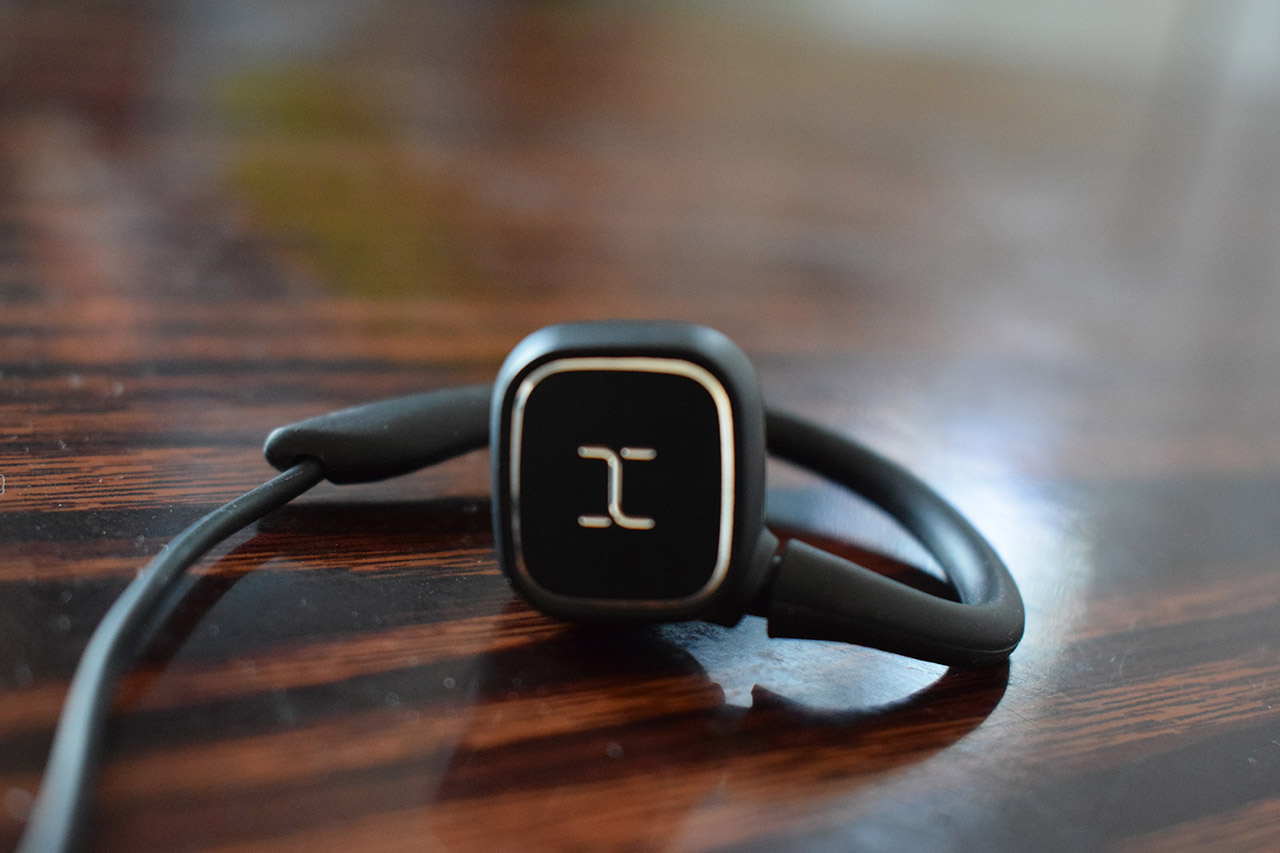 极米让我玩百元耳机玩磁吸Haylou-H1蓝牙耳机体验