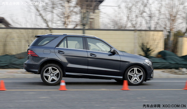 奔驰gle400行驶质感,19款奔驰gle400臻藏版试驾