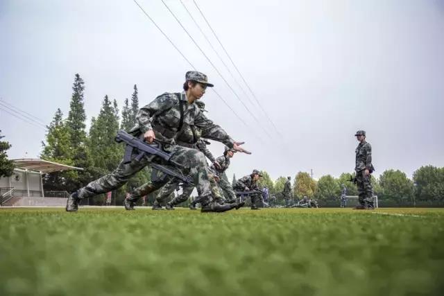 军校“老司机”，带你一同预热南政生活