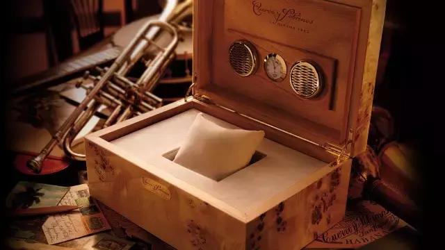 真正抽过雪茄的人，才有资格谈论库尔沃