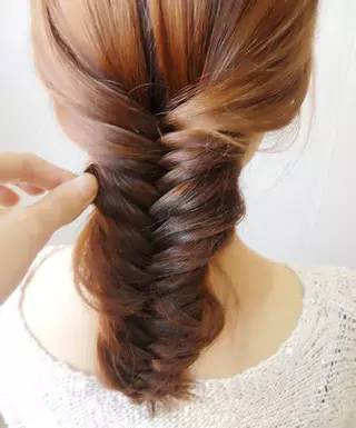 清新淑女半扎编发中分,时尚编发扎法简单又好看