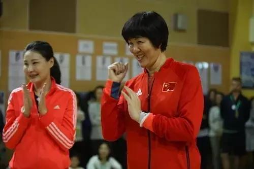 郎平在上海的这个细节,或许暴露了她至今未能续约的根本原因