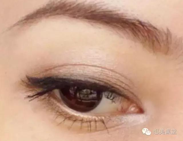 眼影用红色和复古红怎么画出眼影,想要温柔的眼妆选什么色系的眼影