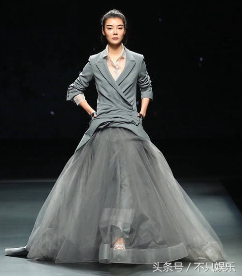 迈克尔杰克逊车晓视频,车晓曝文艺写真