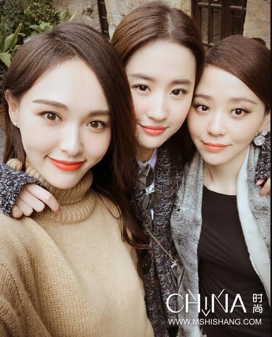 刘亦菲的气质穿搭靠的是肤色,刘亦菲比较适合的穿衣风格