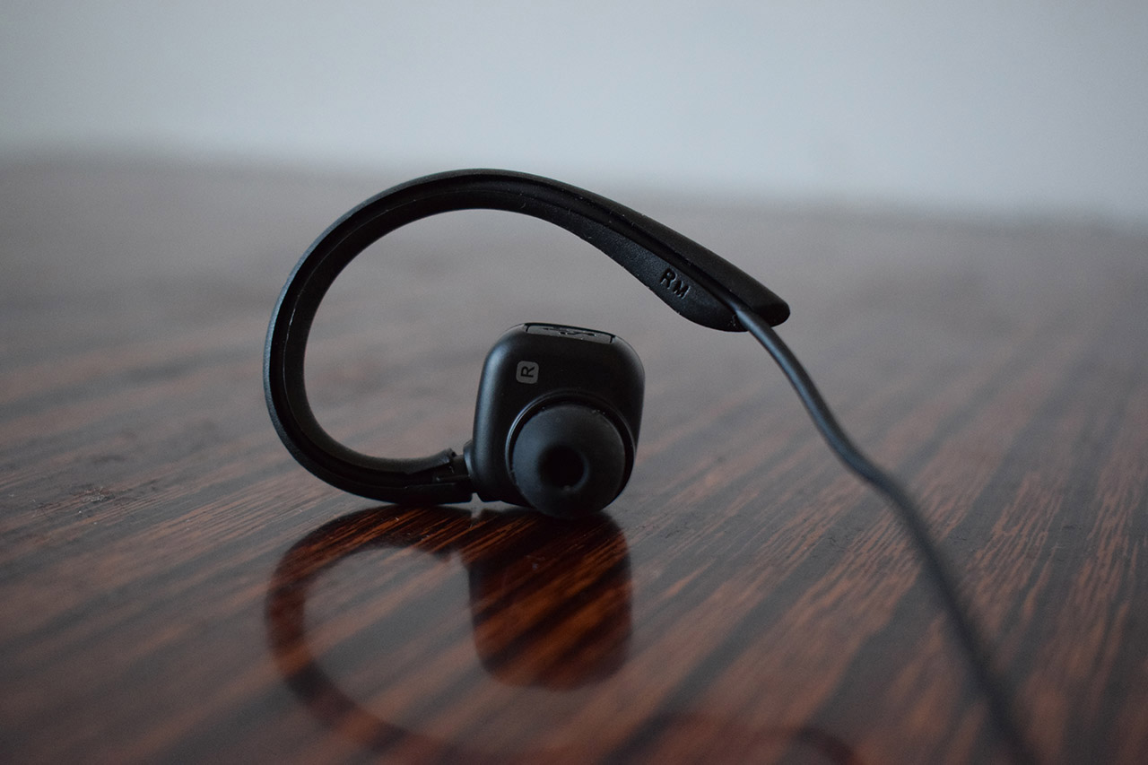 极米让我玩百元耳机玩磁吸Haylou-H1蓝牙耳机体验