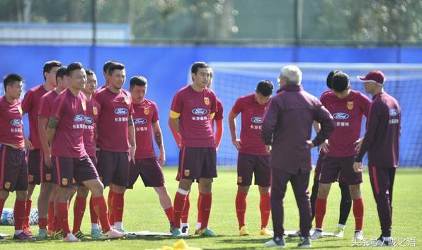 里皮带领国足赢韩国,里皮2比1胜卡塔尔