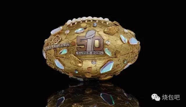 唯物|情人节倒计时,去看50个潮牌出的超级碗纪念球,独一无二