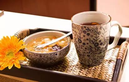 肌肤缺水怎么补救最快,换季皮肤干燥补不进去水怎么办