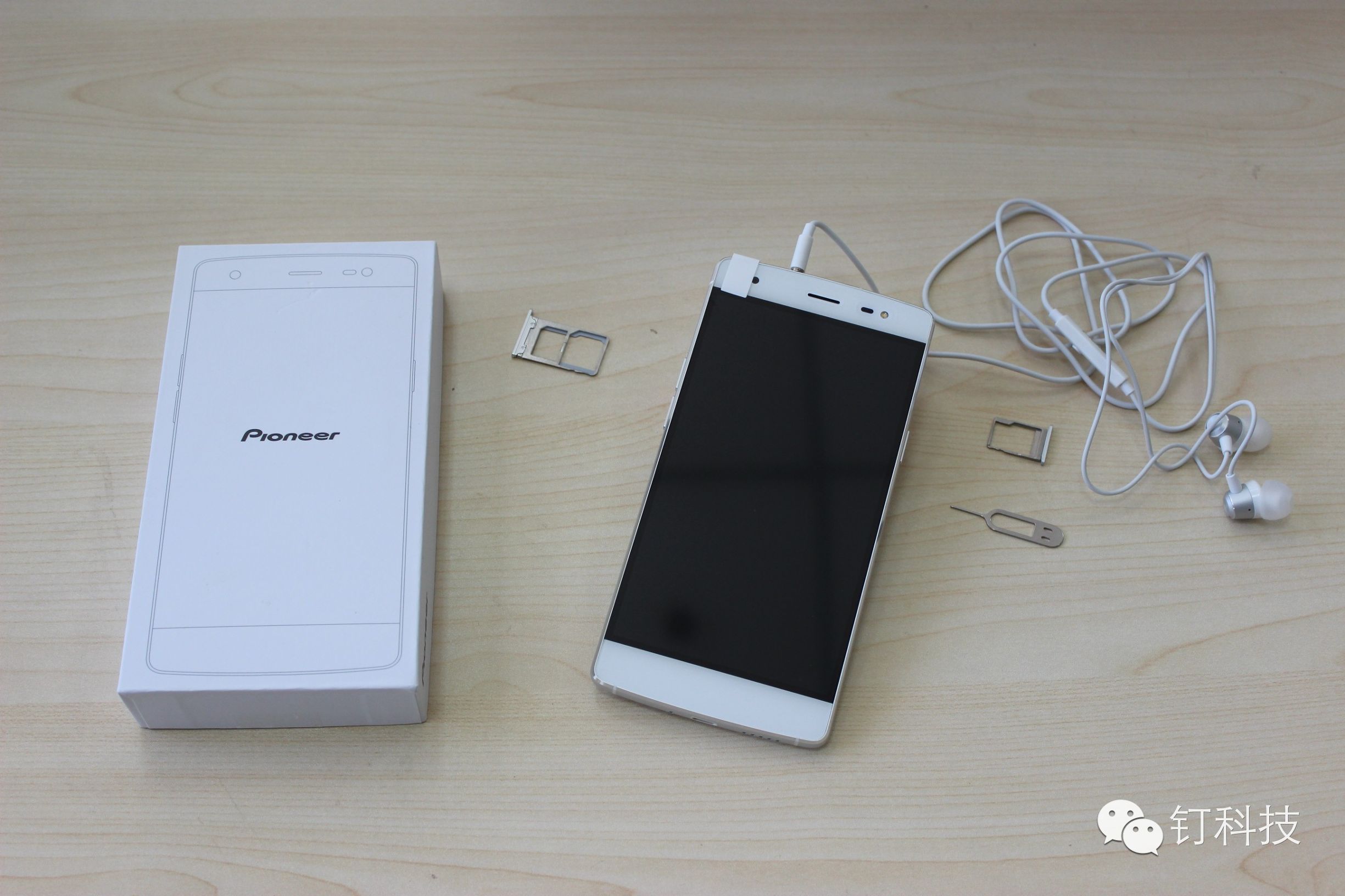 「钉科技评测」先锋C1：“高颜”手机如何助你“颜值爆表”？