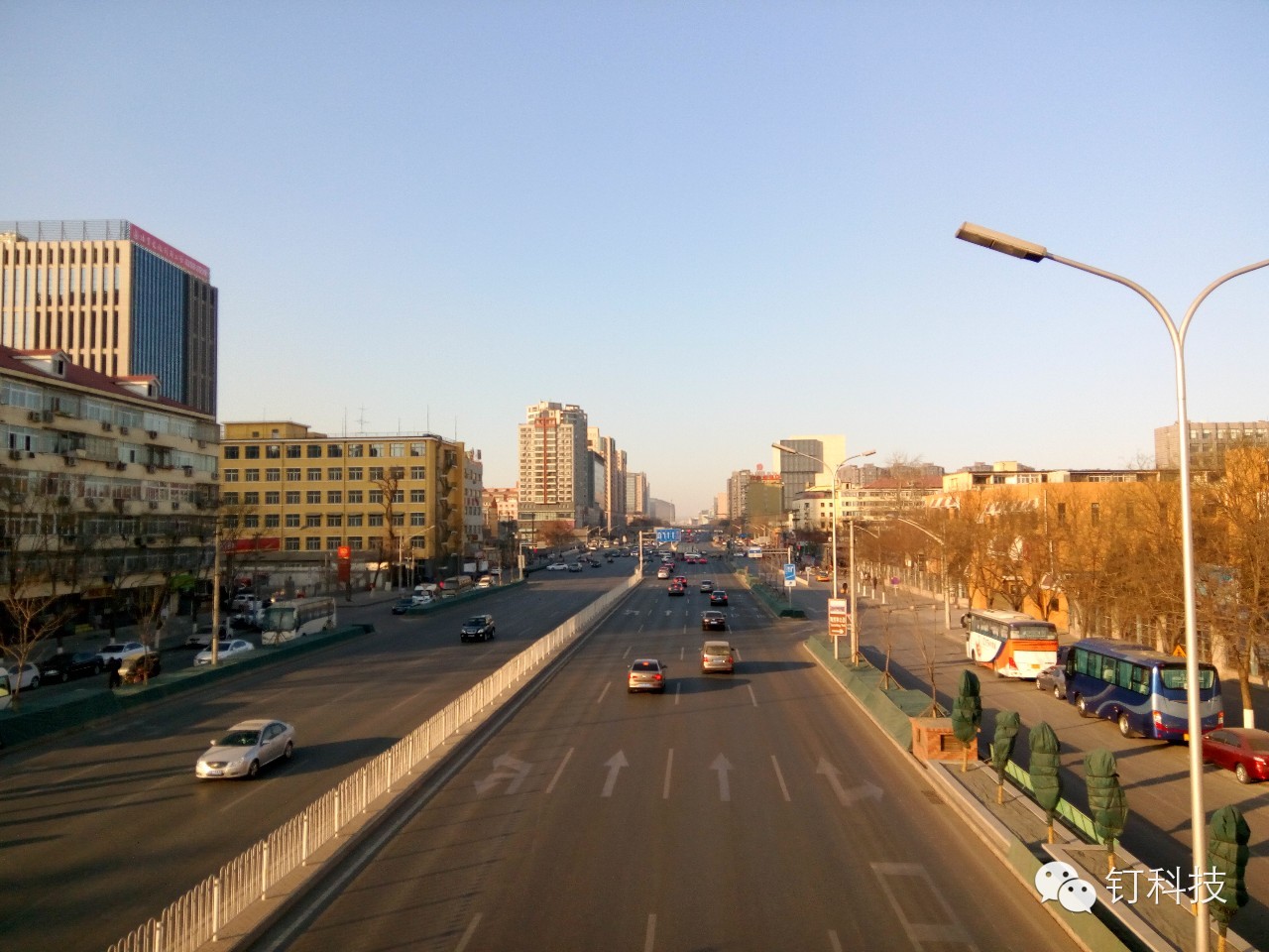 「钉科技评测」先锋C1：“高颜”手机如何助你“颜值爆表”？