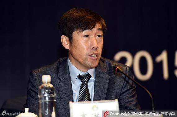 高洪波哪一年辞去男足主教练,高洪波什么时候离任