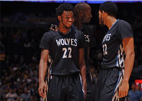 生涯数据8分6篮板1.2盖帽,历届状元秀高光集锦