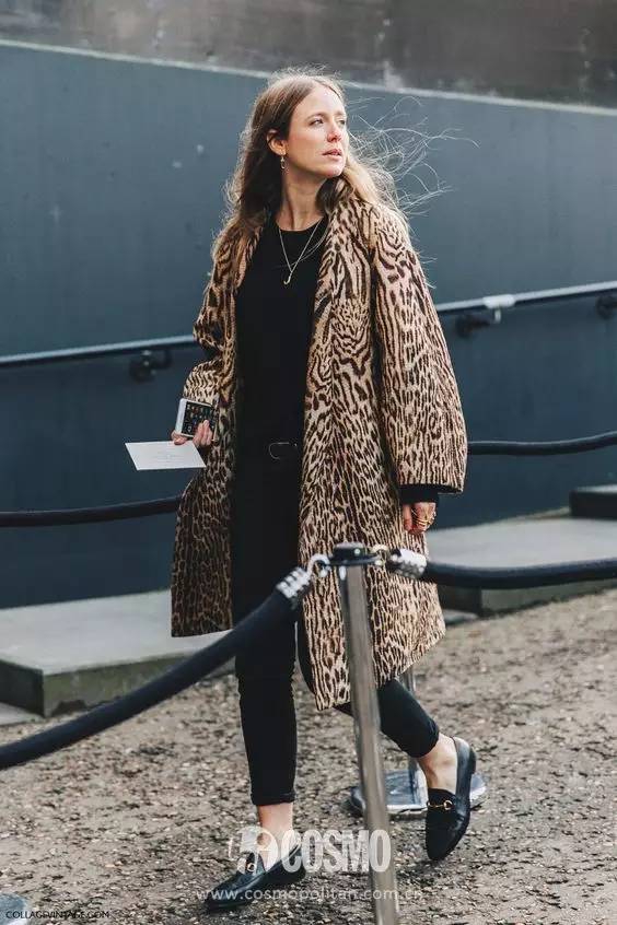 巧搭穿搭,豹纹上衣搭配什么样的上衣好看