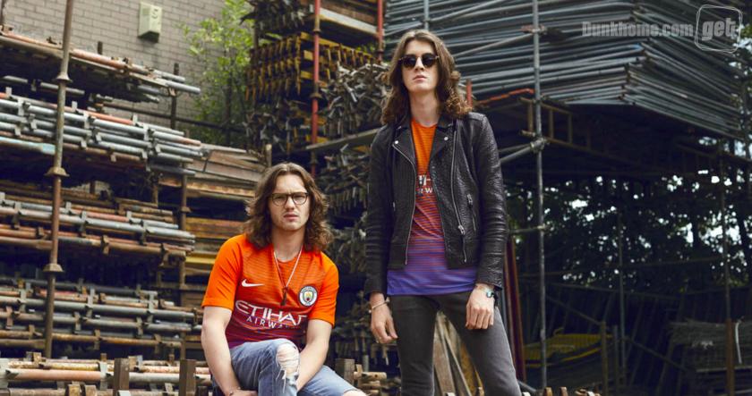 新版曼城球衣,曼城新赛季球衣24-25发布