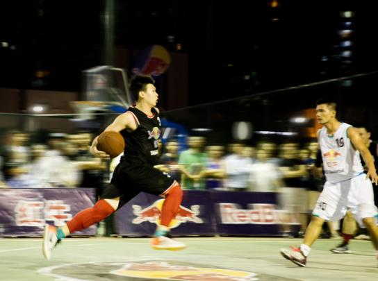 能量加冕王者登基2016红牛能量周末篮球赛完美落幕！