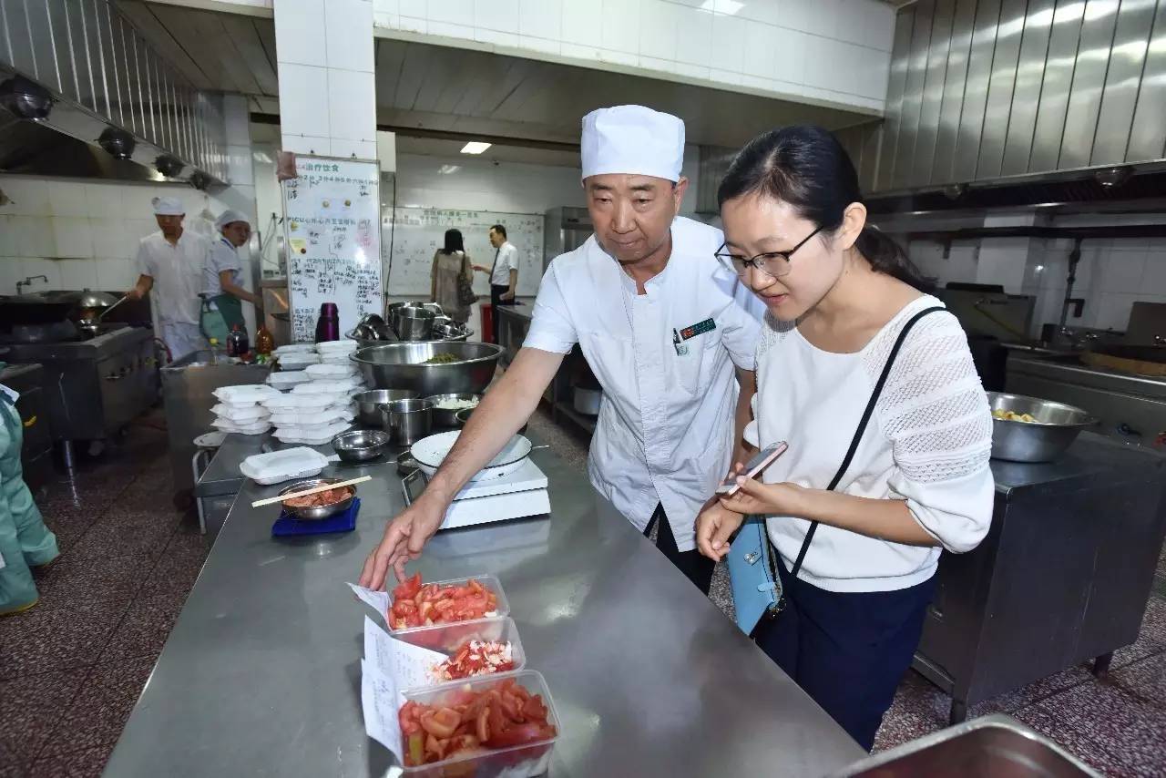 当医生真的有大家说的那么忙吗,当医生是啥感觉呀