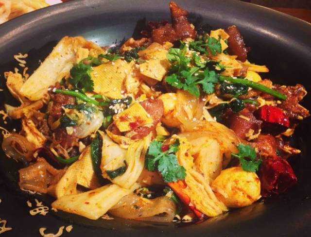 青岛麻辣香锅哪家好,青岛万象城傲翔麻辣香锅