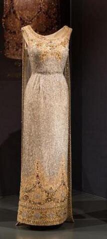 英国女王的衣橱,英国女王奢华礼服