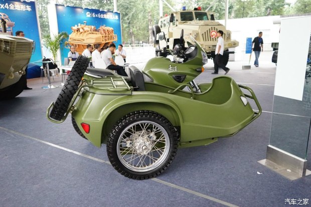 宋楠：评解放军嘉陵600*用军**摩托及技战术