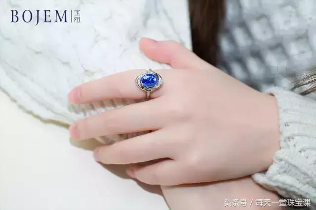 戒指戴在哪个手指上是有什么讲究,戒指戴在哪个手指头都有什么讲究