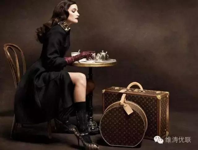 Coach重生Prada沉沦，深扒奢侈品牌的存亡危机