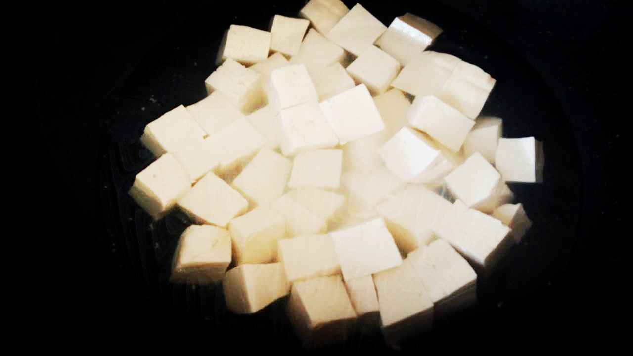酱溜豆腐教程,酱熘豆腐做法步骤