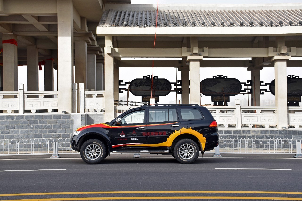 三菱帕杰罗劲畅at35特别版,沉浸式体验帕杰罗劲畅尊贵