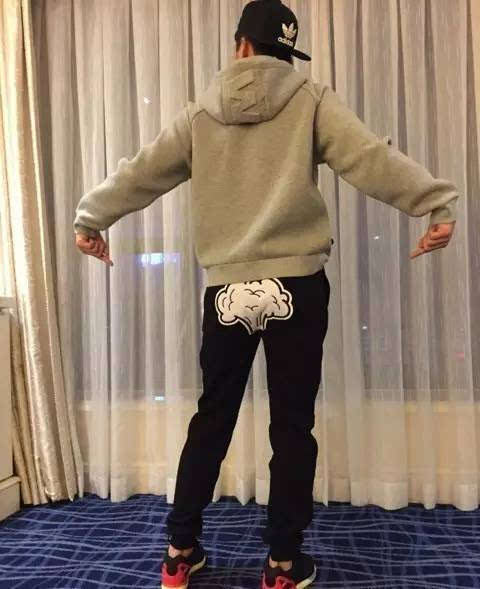 袁姗姗雪地靴视频,袁姗姗穿过膝长靴街拍