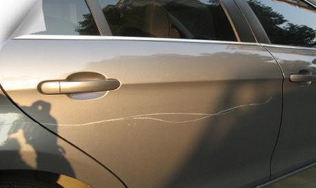 汽车小划痕怎么修复用牙膏可以吗,汽车大灯外壳轻微划痕怎么修复