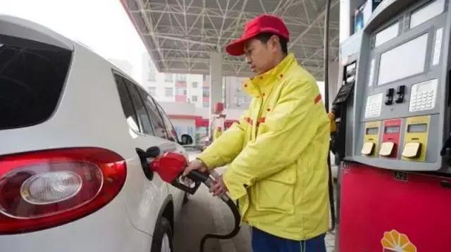 社会各界头条新闻,社会新闻热点事件最新人民日报