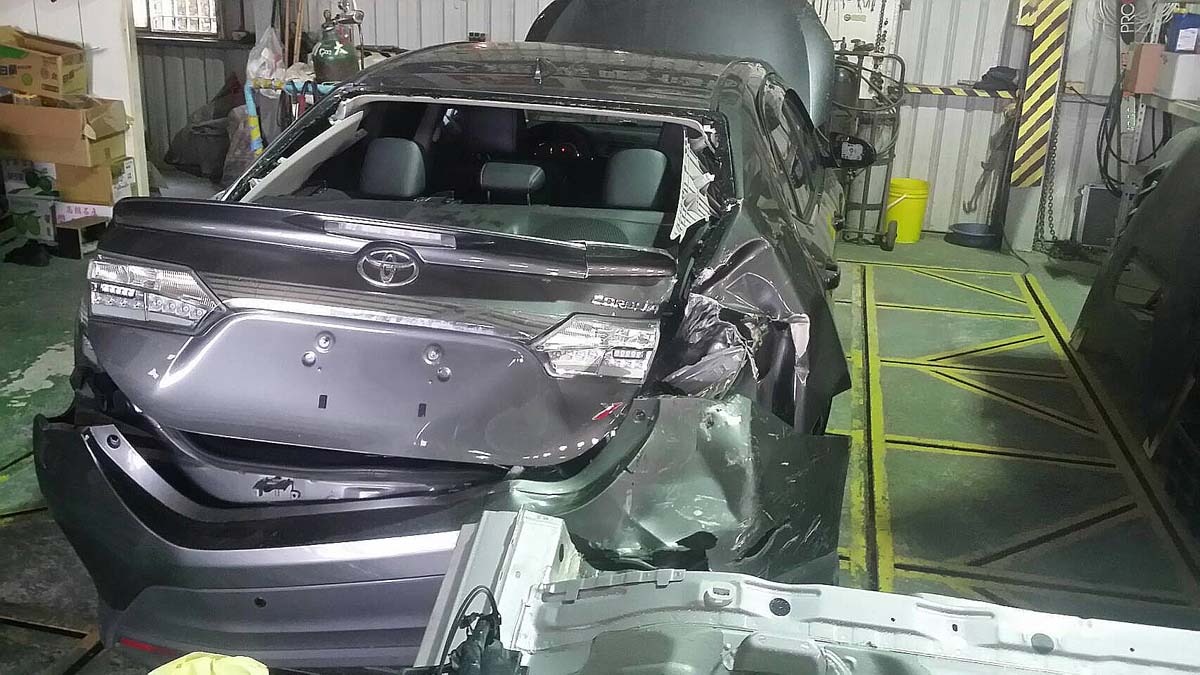 大事故拼接车维修视频,大撞车修复