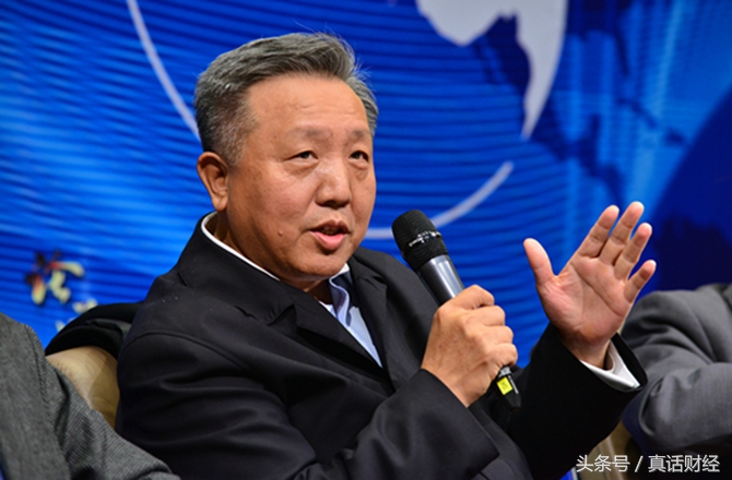 国内高物价逼迫人大副校长到国外买袜子！消费请理性