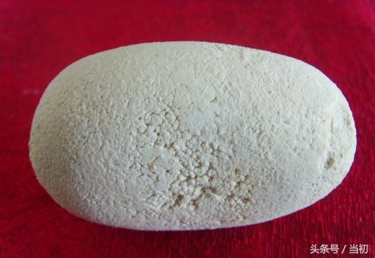 农村老汉在9岁老狗身上得到“狗黄金”，被人80万买走