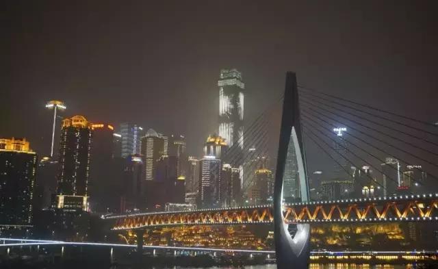 山城辣妹子有什么好吃的,走过山城